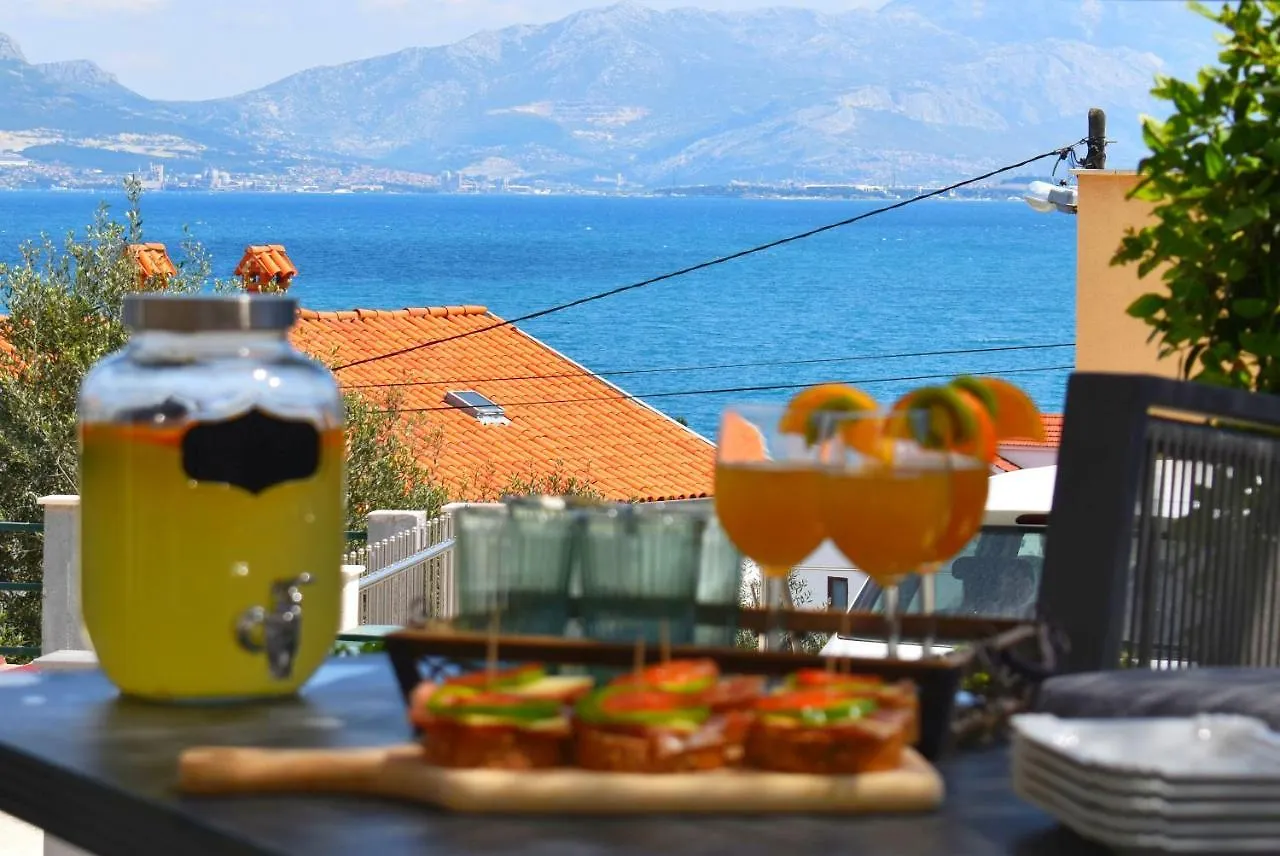 Villa Madu Trogir 0*,  Croatia