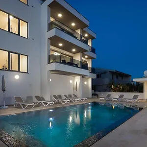 Prestige 1 Trogir